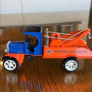 1993 ERTL Co. Vintage 1925 Kenworth Wrecker Bank Stock #B107 GULF